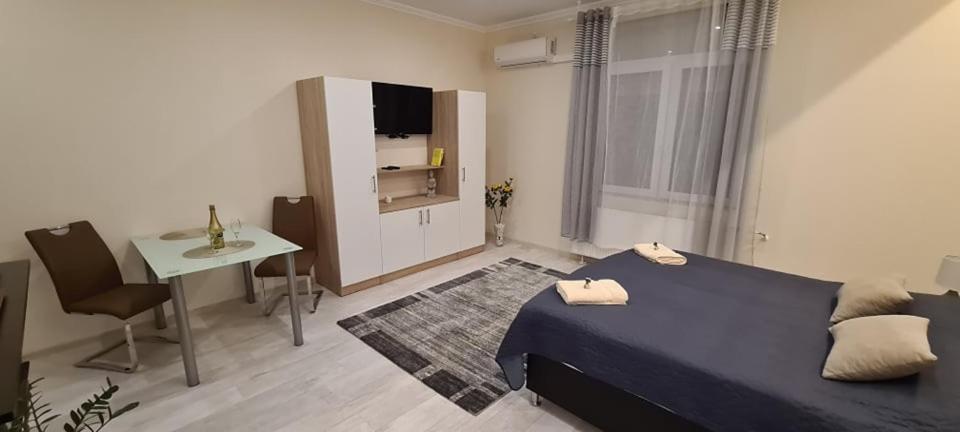 Rozsa Apartmanhaz Szegedin Exterior foto