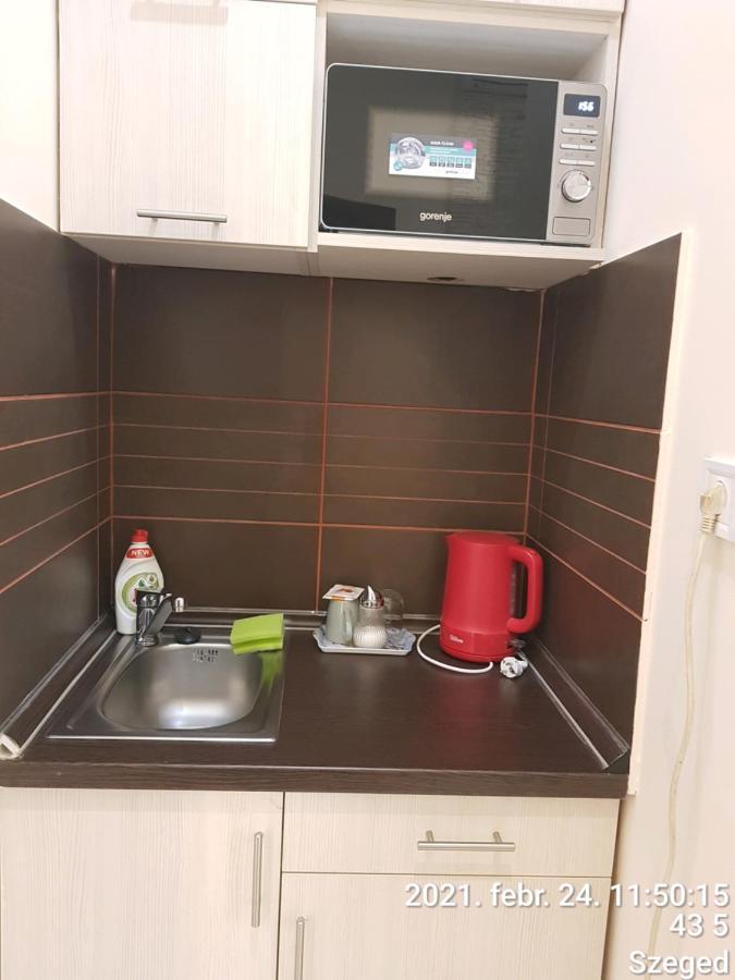 Rozsa Apartmanhaz Szegedin Exterior foto