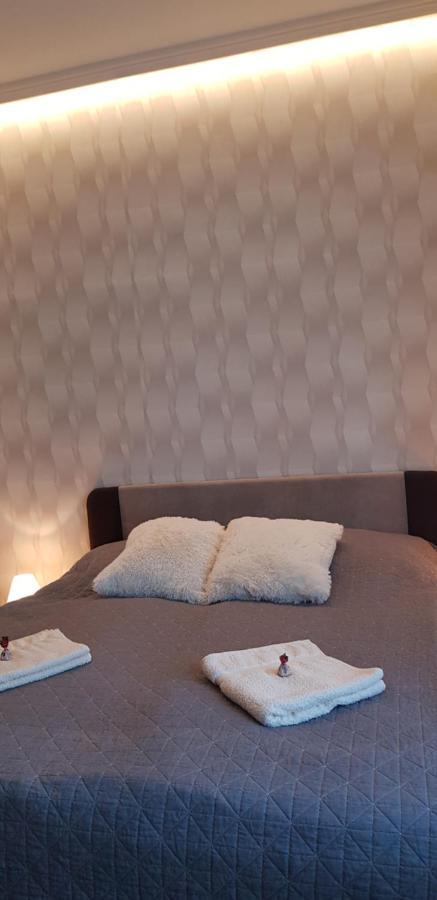 Rozsa Apartmanhaz Szegedin Exterior foto
