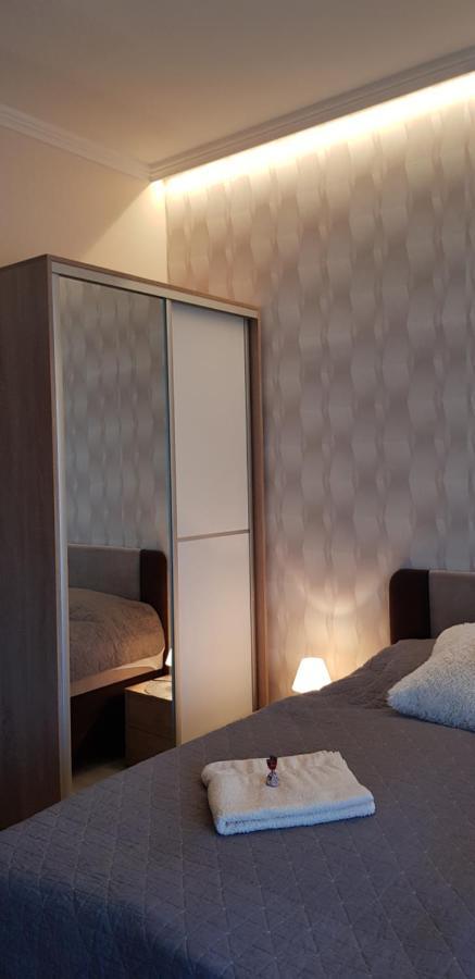 Rozsa Apartmanhaz Szegedin Exterior foto