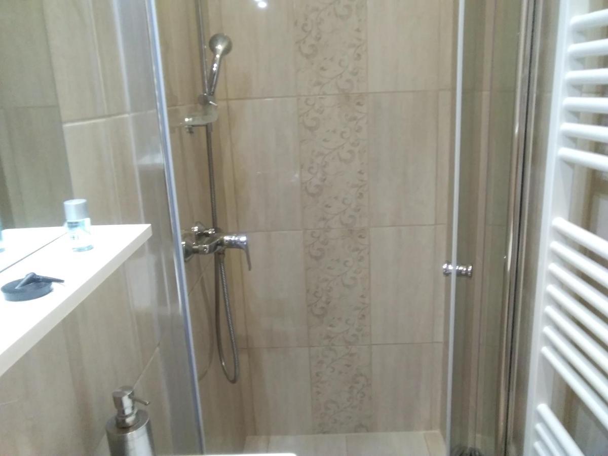 Rozsa Apartmanhaz Szegedin Exterior foto